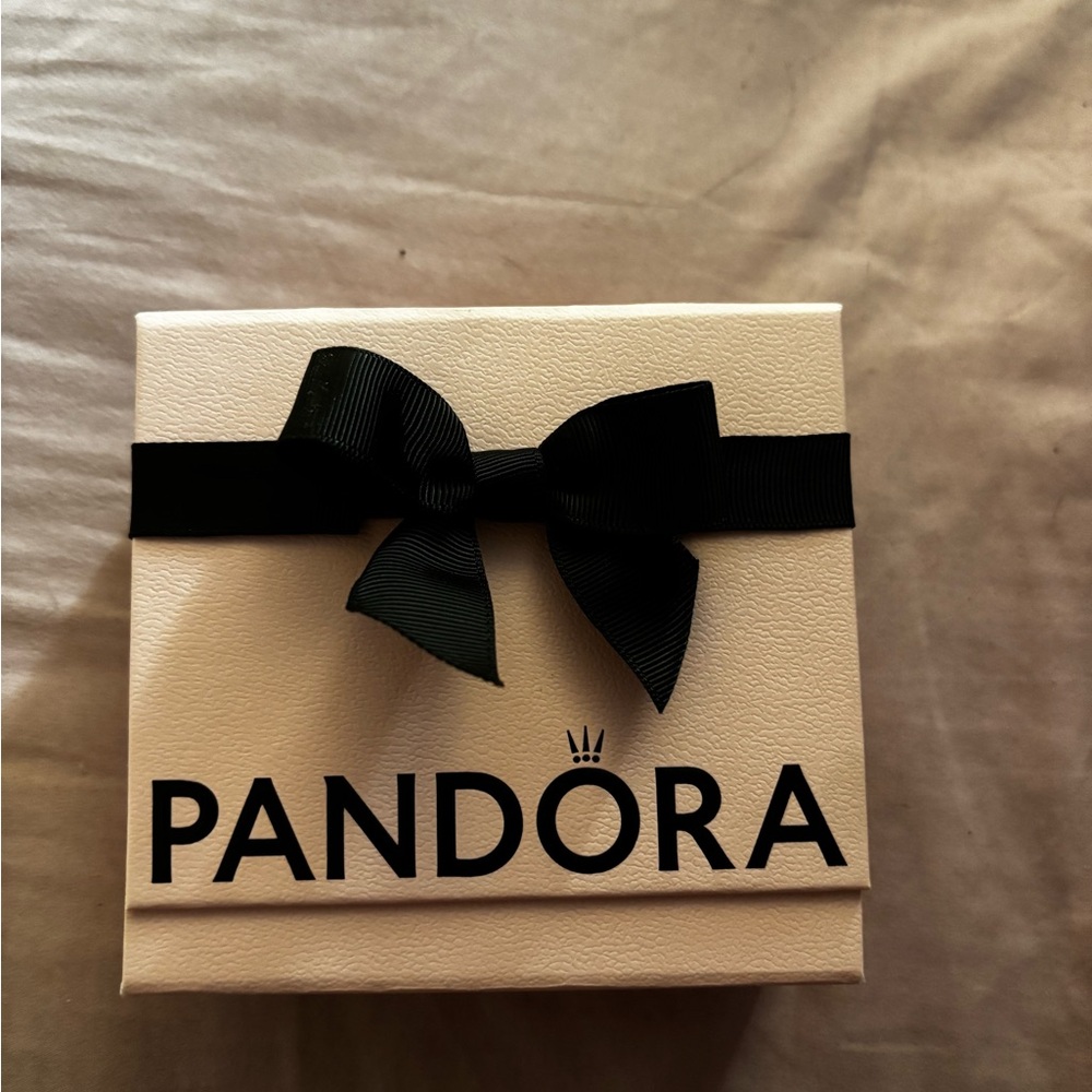 Pandora Cream Box with Black Bow
